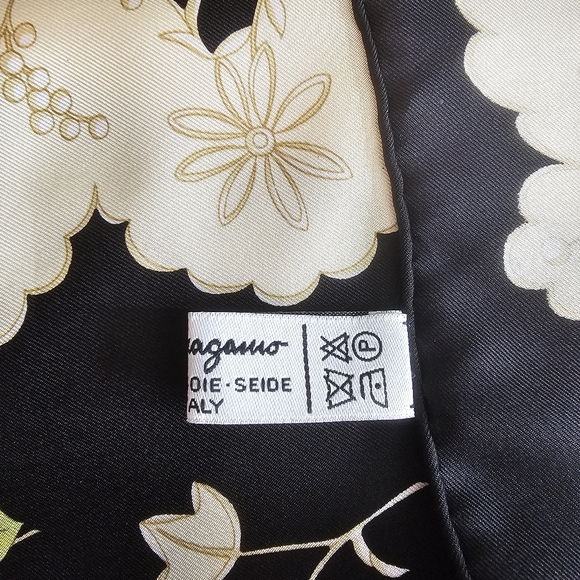 Vintage Salvatore Ferragamo Scarf - Picture 6 of 7